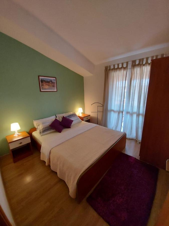 Apartments Tomic Biograd Na Moru Exterior foto