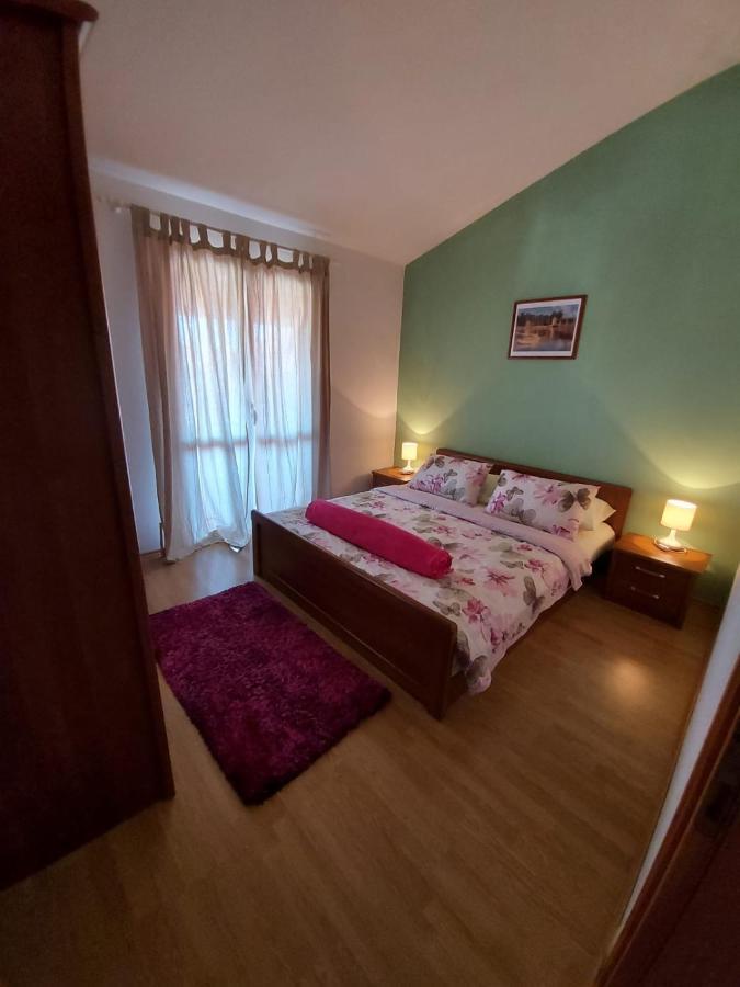 Apartments Tomic Biograd Na Moru Exterior foto