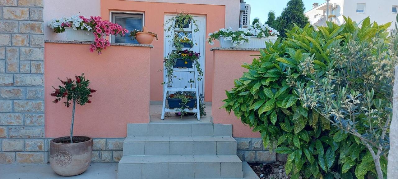 Apartments Tomic Biograd Na Moru Exterior foto