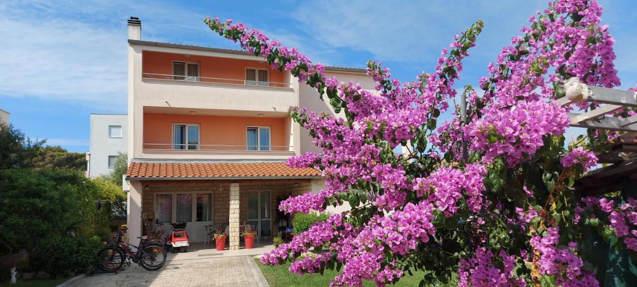 Apartments Tomic Biograd Na Moru Exterior foto