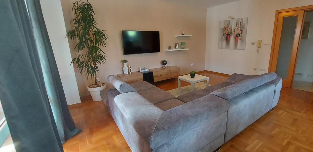 Apartments Tomic Biograd Na Moru Exterior foto