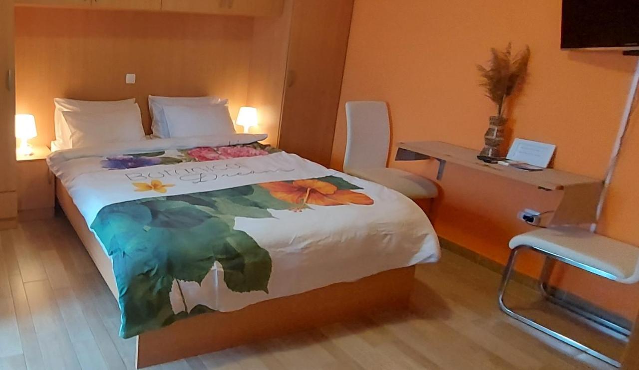 Apartments Tomic Biograd Na Moru Exterior foto