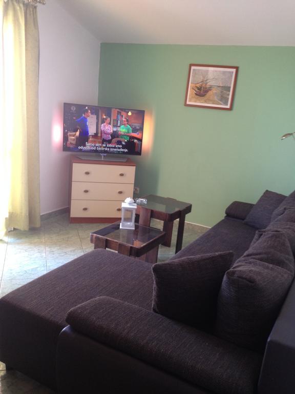Apartments Tomic Biograd Na Moru Exterior foto